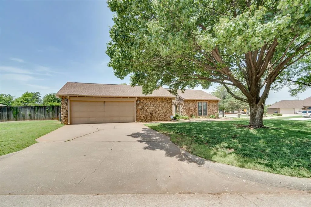 Photo 18 — 4436 Tamarisk Drive, Oklahoma City, OK 73120
