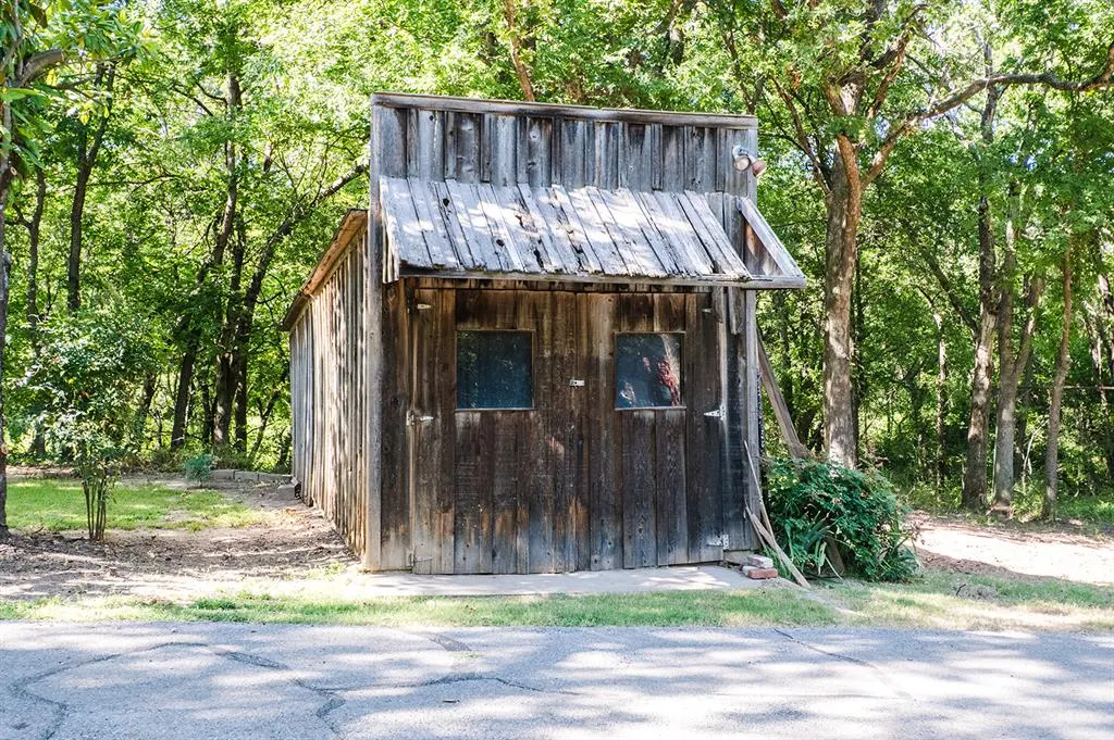 Photo 5 — 102 Twin Oaks, Pauls Valley, OK 73075