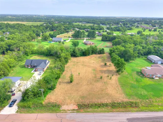 Photo 2 — 36656 W Garretts Lake Rd Road, Shawnee, OK 74804