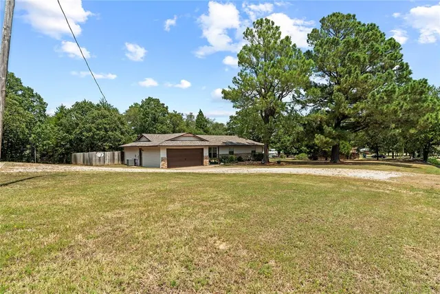 Photo 2 — 25 Timber Creek Lane, Wewoka, OK 74884
