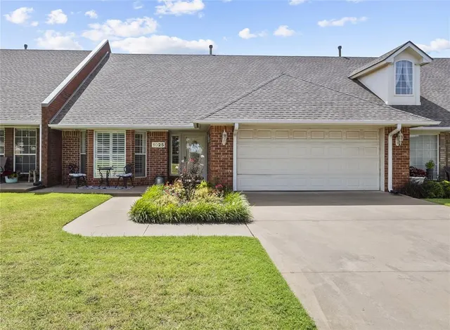 Front exterior — 1025 Gartrell Place, Weatherford, OK 73096