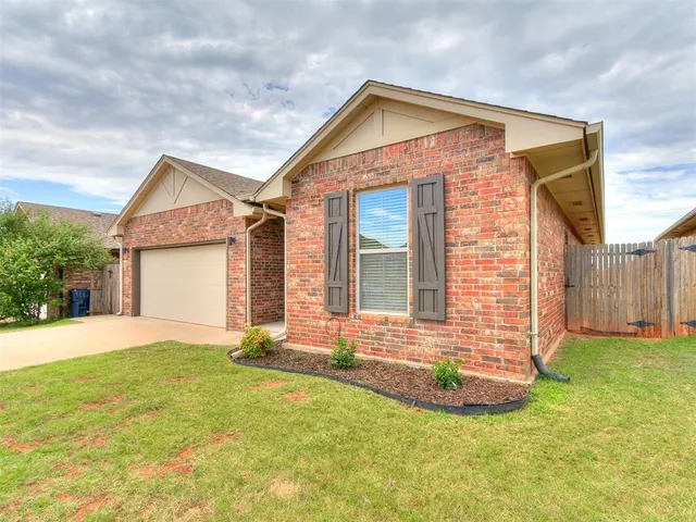 Photo 2 — 3513 NW 164th Terrace, Edmond, OK 73013