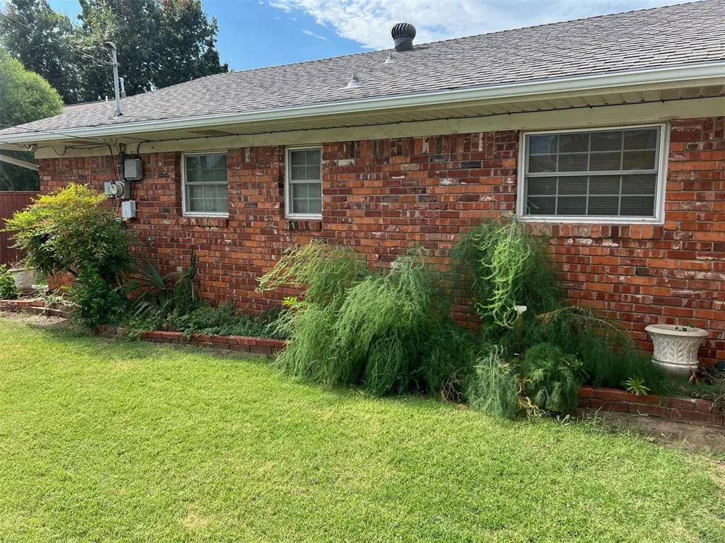 Photo 17 — 2325 NW 47 Avenue, Oklahoma City, OK 73112