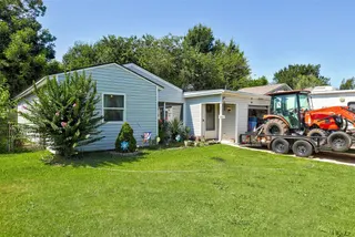 Sold home at 1502 Iowa Street