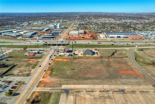 Front exterior — 125 NE 27th Street, Moore, OK 73160