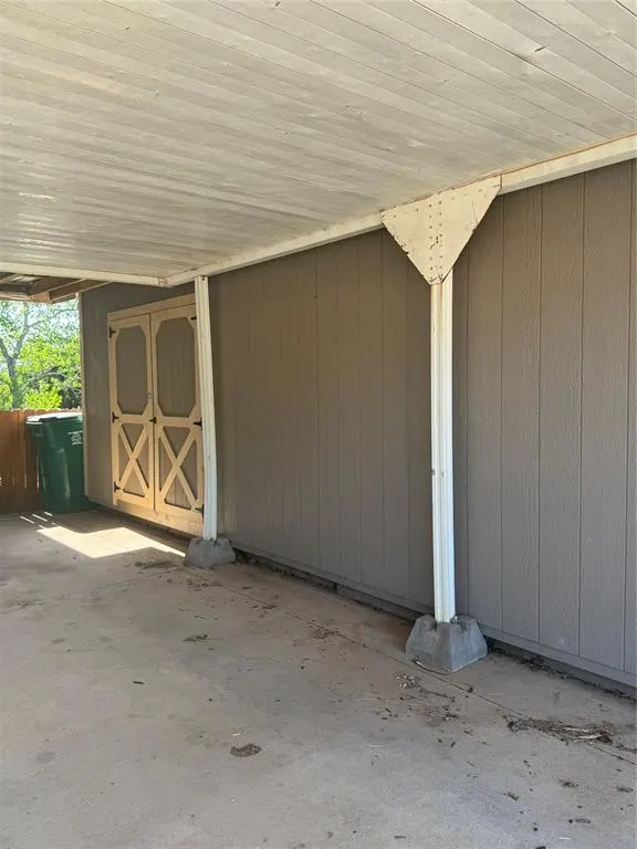 Photo 4 — 12136 Woodland Hills Drive, Oklahoma City, OK 73131