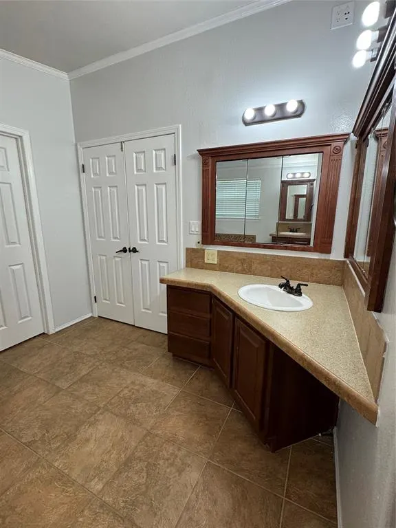 Photo 19 — 12136 Woodland Hills Drive, Oklahoma City, OK 73131