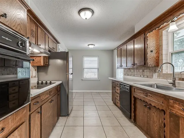 Photo 8 — 3225 NW 68th Street, Oklahoma City, OK 73116