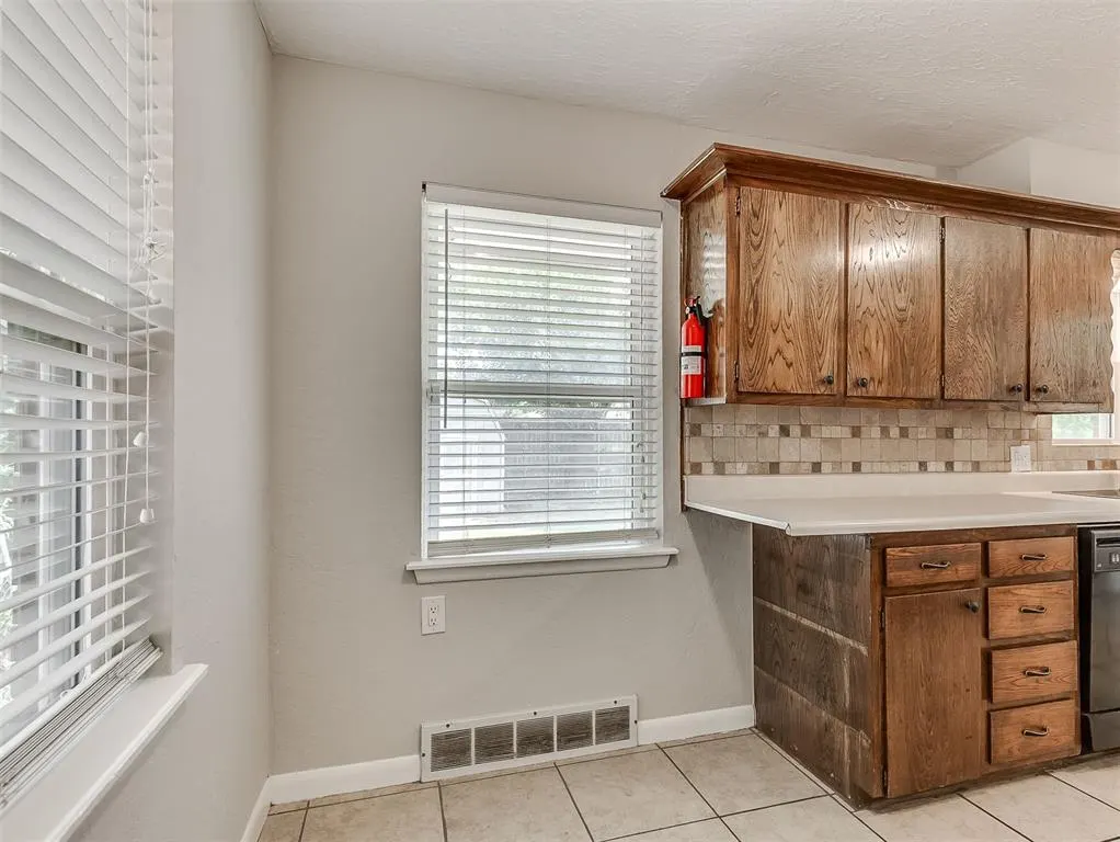Photo 13 — 3225 NW 68th Street, Oklahoma City, OK 73116