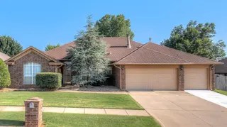 Sold home at 9208 SW 22nd Street