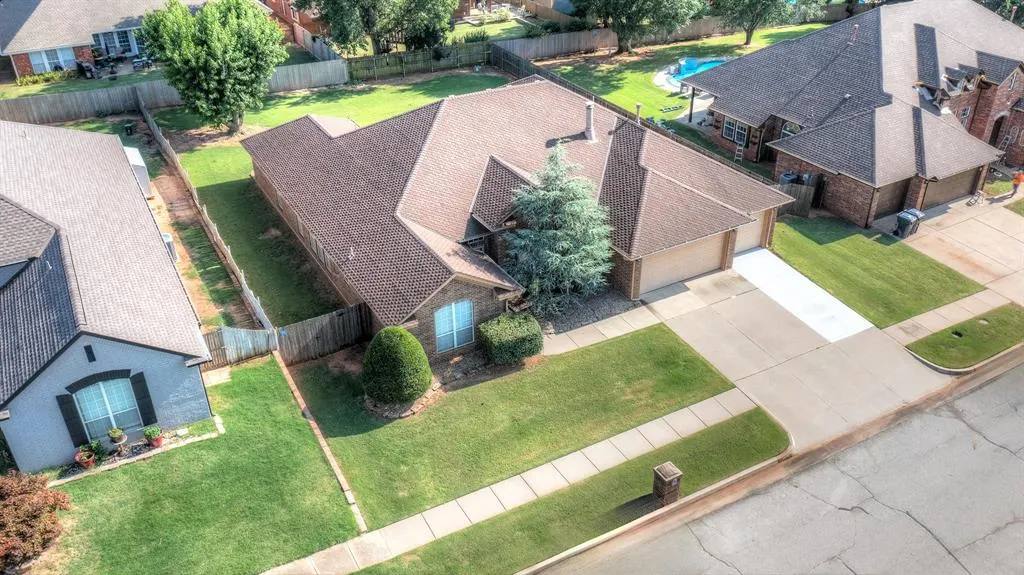 Photo 3 — 9208 SW 22nd Street, Oklahoma City, OK 73128