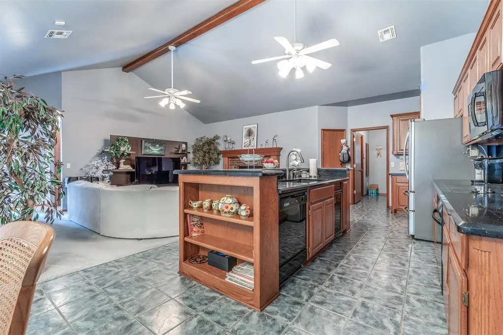 Photo 14 — 9208 SW 22nd Street, Oklahoma City, OK 73128