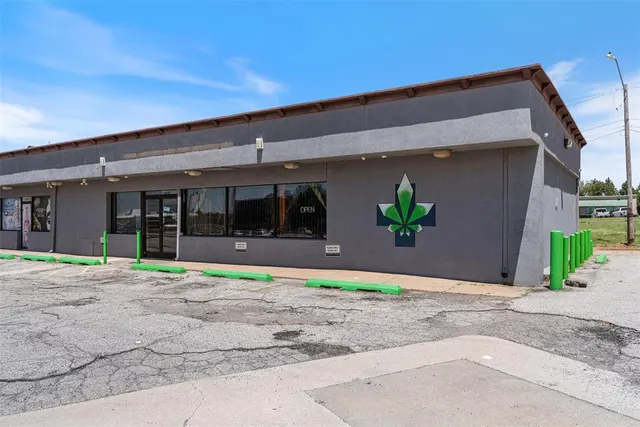 Photo 2 — 13 NW 63 Street, Oklahoma City, OK 73116