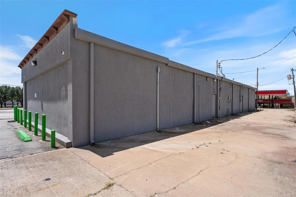 Photo 16 — 13 NW 63 Street, Oklahoma City, OK 73116