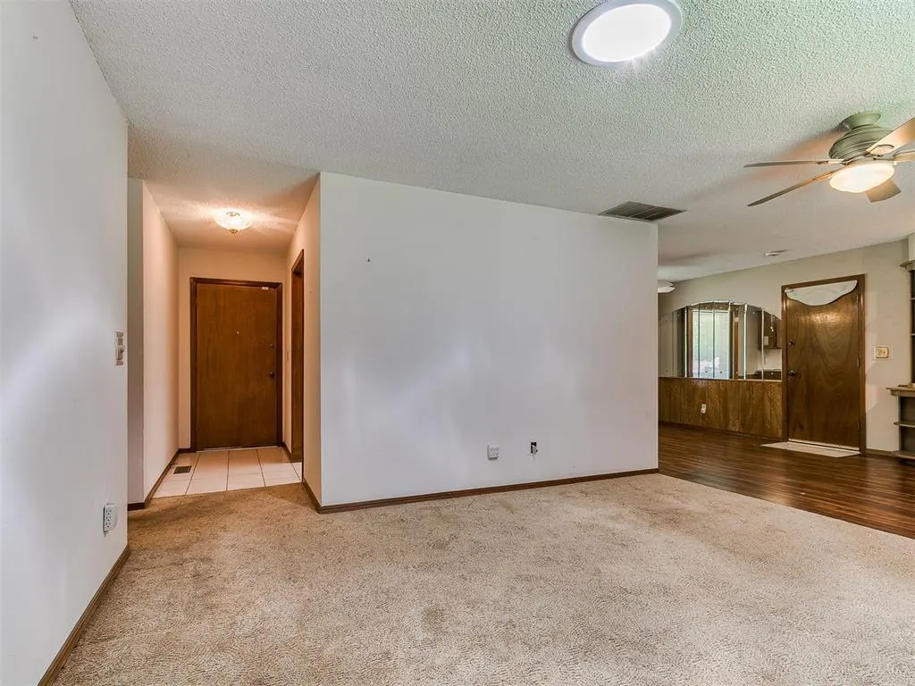 Photo 4 — 13801 NE 8th Street, Choctaw, OK 73020