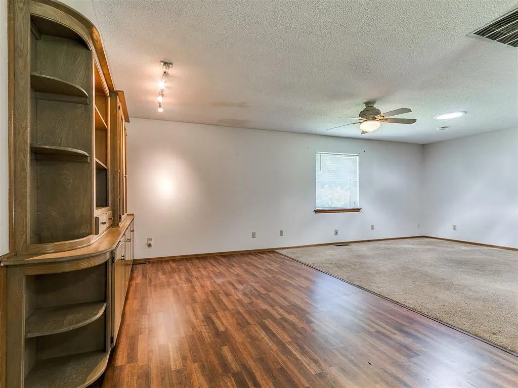 Photo 9 — 13801 NE 8th Street, Choctaw, OK 73020