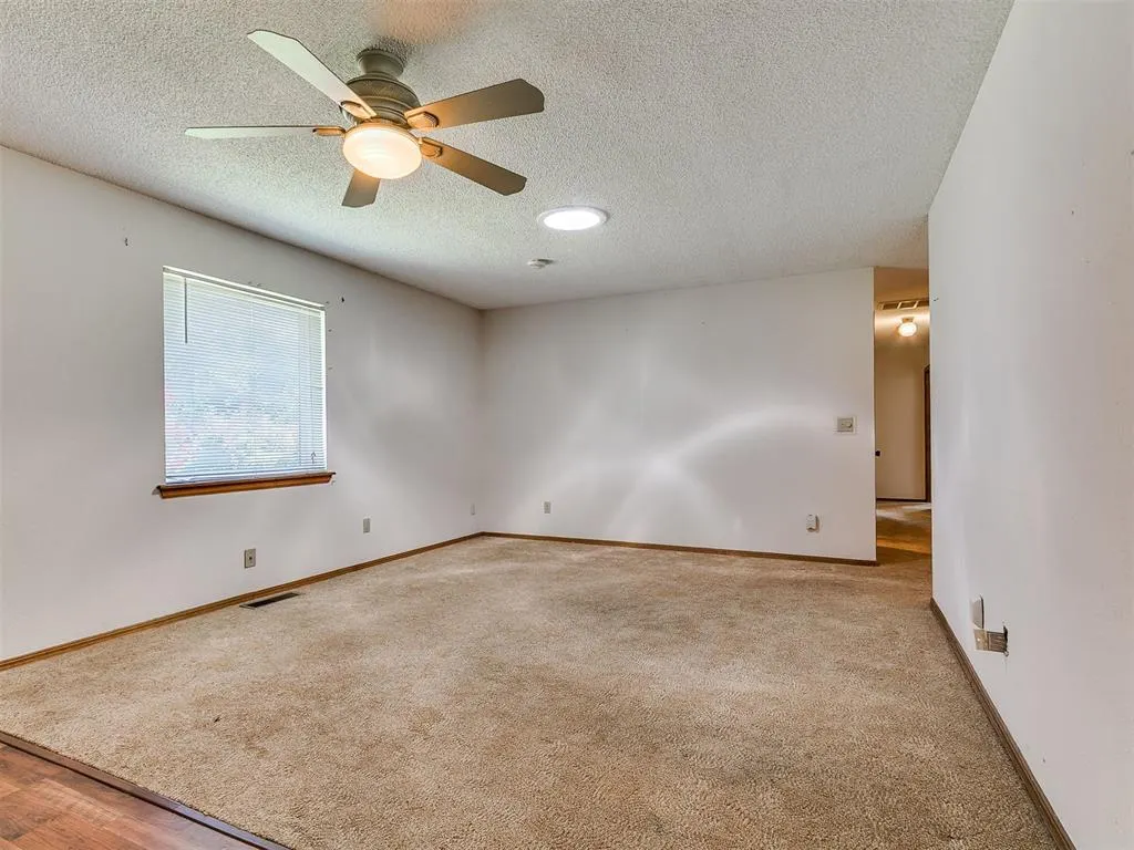 Photo 11 — 13801 NE 8th Street, Choctaw, OK 73020