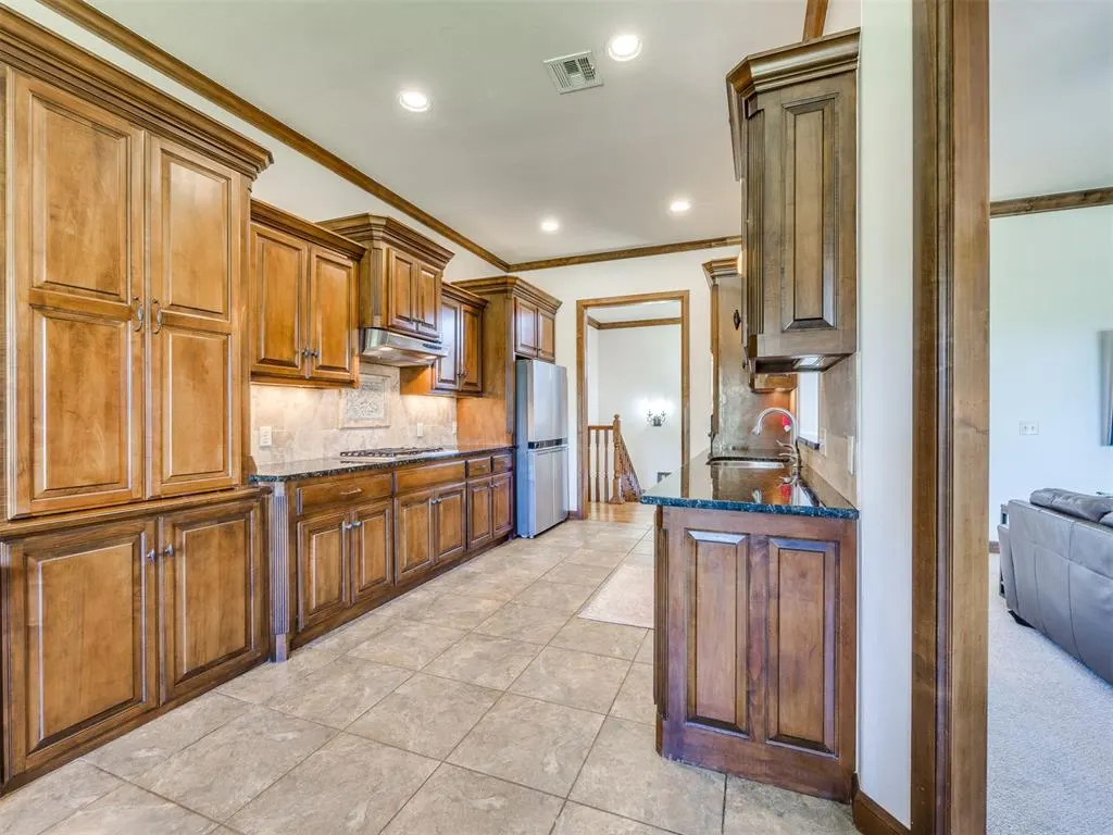 Photo 13 — 719 Prairie Dunes Way, Edmond, OK 73003
