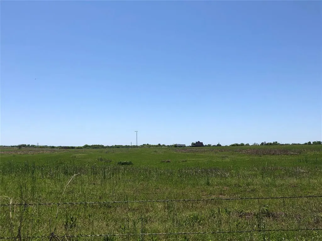Photo 2 — 803 S Cemetery Road, Tuttle, OK 73089