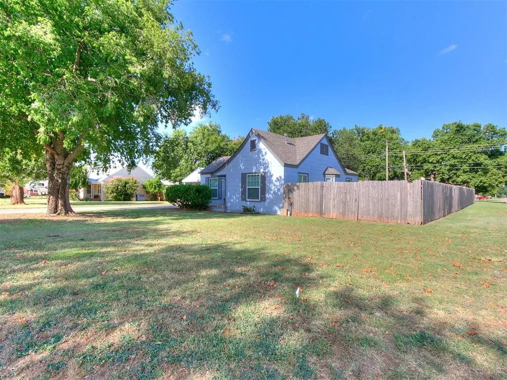 Photo 4 — 723 S 9th Street, Kingfisher, OK 73750