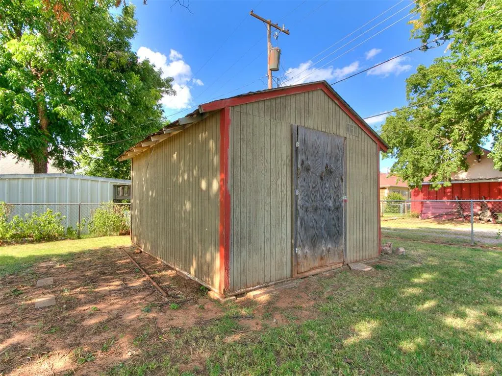 Photo 7 — 723 S 9th Street, Kingfisher, OK 73750