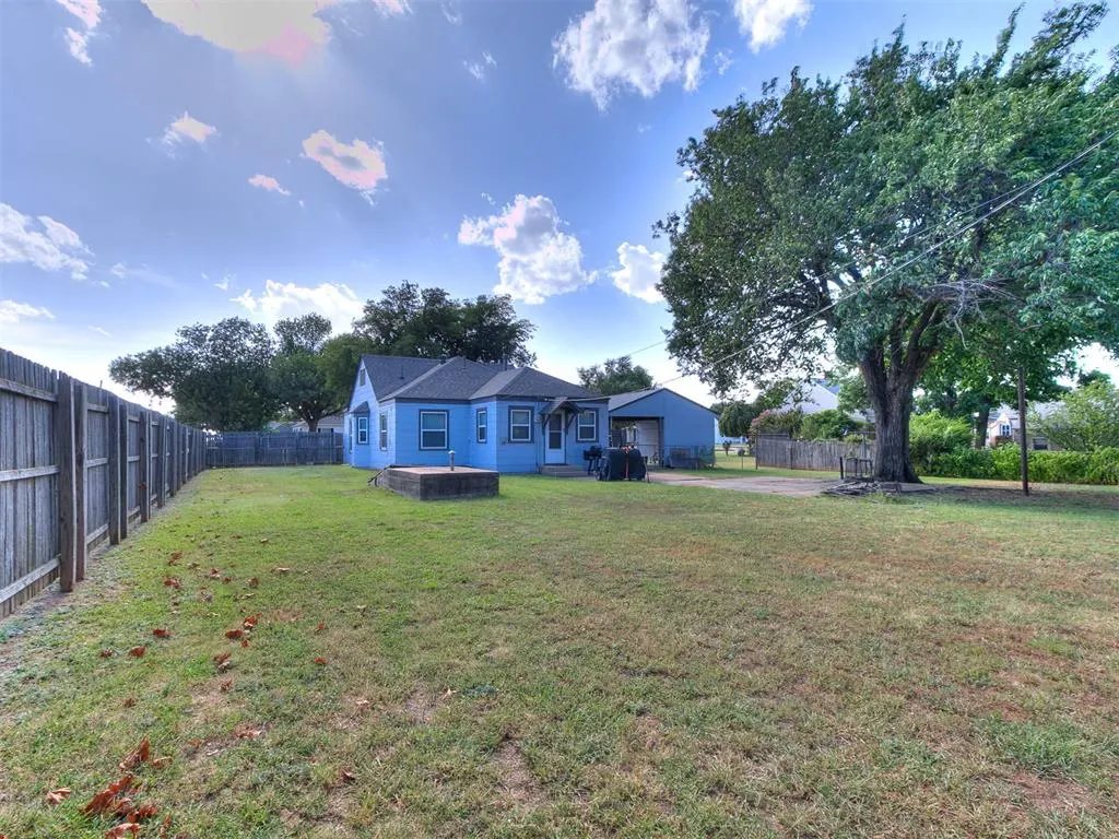 Photo 9 — 723 S 9th Street, Kingfisher, OK 73750