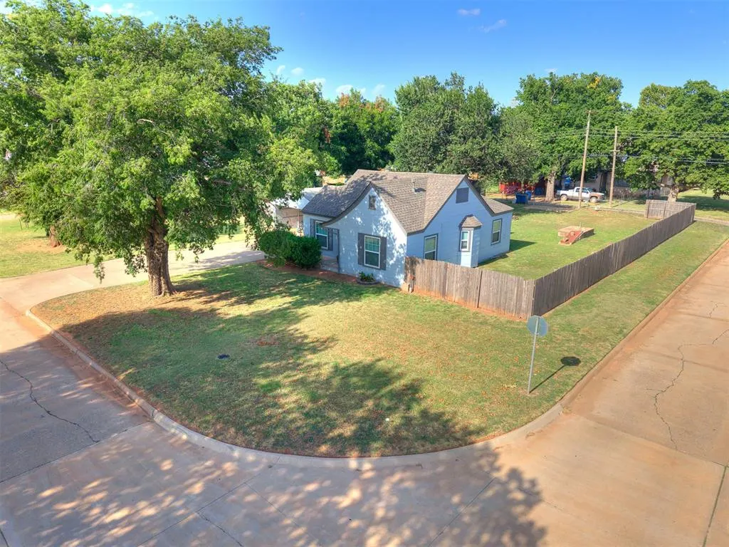 Photo 12 — 723 S 9th Street, Kingfisher, OK 73750
