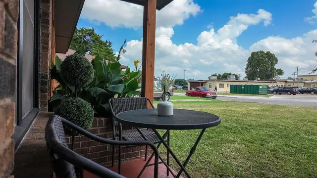 Photo 5 — 2421 SW 55th Street, Oklahoma City, OK 73119