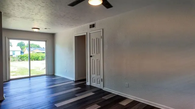Photo 6 — 2421 SW 55th Street, Oklahoma City, OK 73119