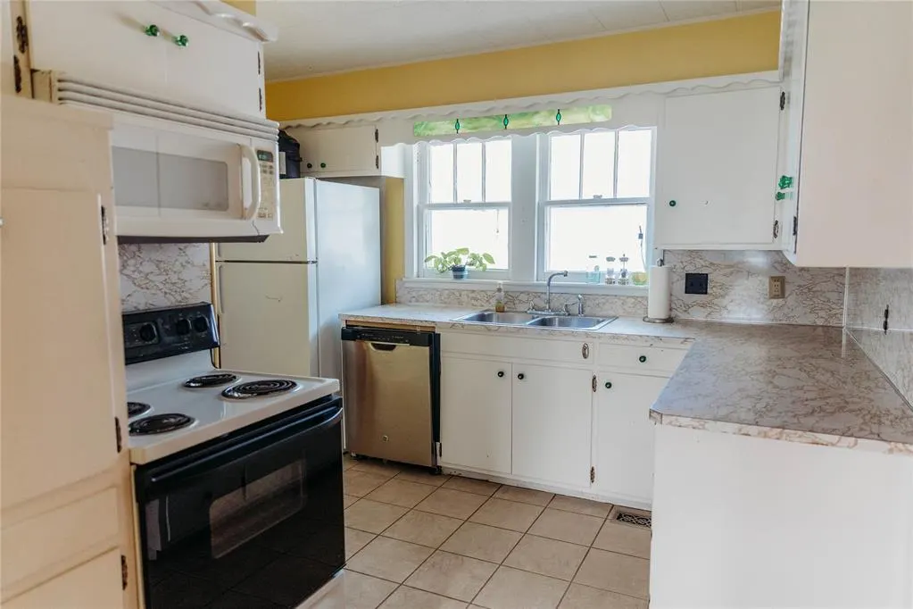Photo 12 — 302 W 9th Street, Chandler, OK 74834