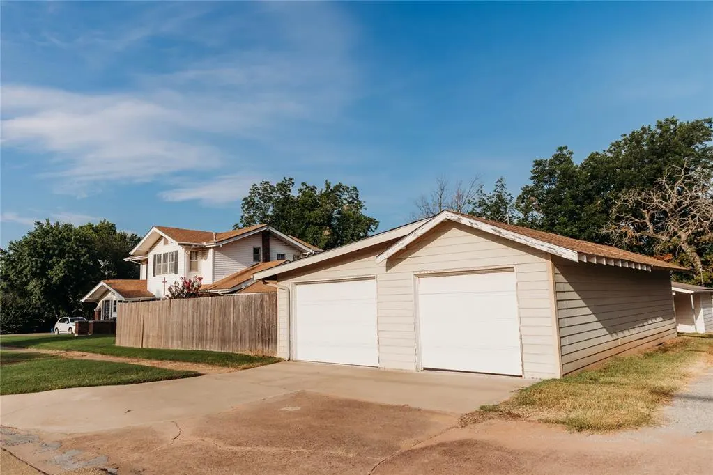 Photo 25 — 302 W 9th Street, Chandler, OK 74834