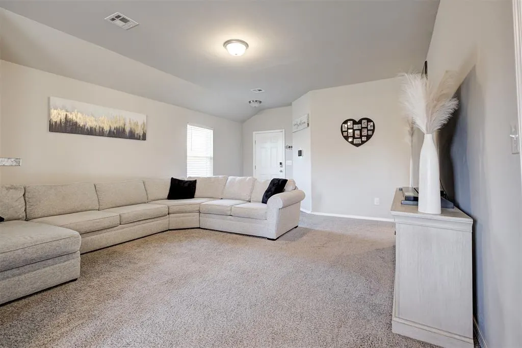 Photo 5 — 4009 Siena Ridge Boulevard, Oklahoma City, OK 73179