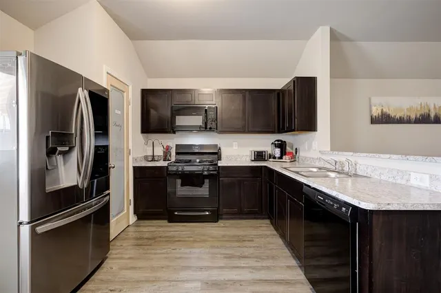 Photo 8 — 4009 Siena Ridge Boulevard, Oklahoma City, OK 73179
