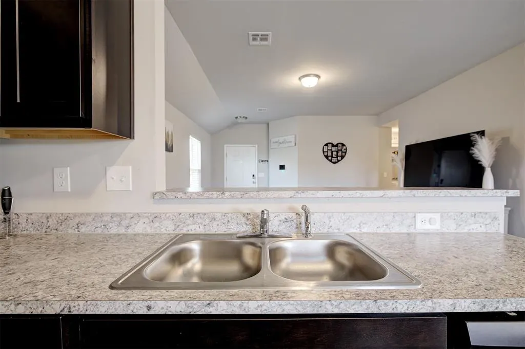 Photo 9 — 4009 Siena Ridge Boulevard, Oklahoma City, OK 73179