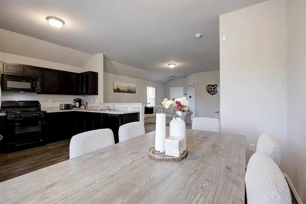 Photo 11 — 4009 Siena Ridge Boulevard, Oklahoma City, OK 73179