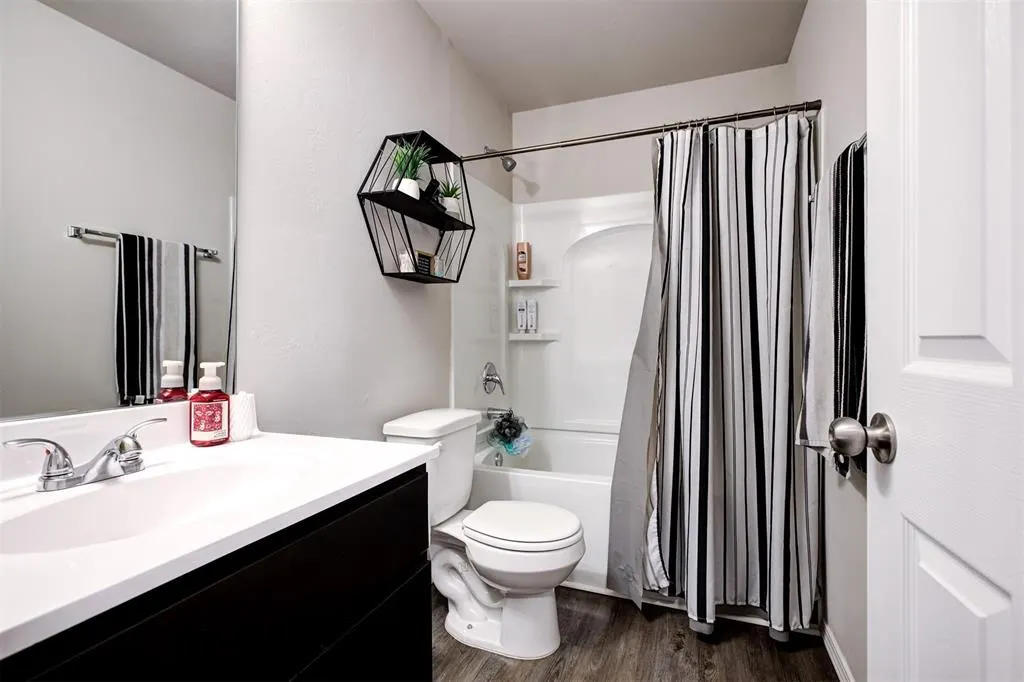 Photo 17 — 4009 Siena Ridge Boulevard, Oklahoma City, OK 73179