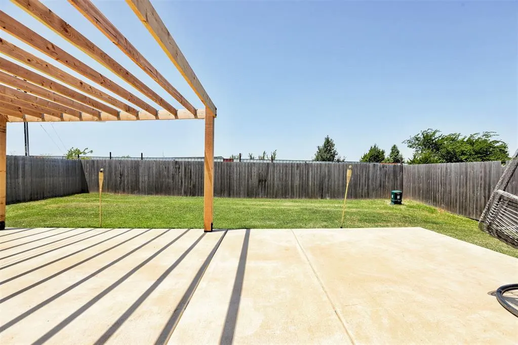 Photo 23 — 4009 Siena Ridge Boulevard, Oklahoma City, OK 73179