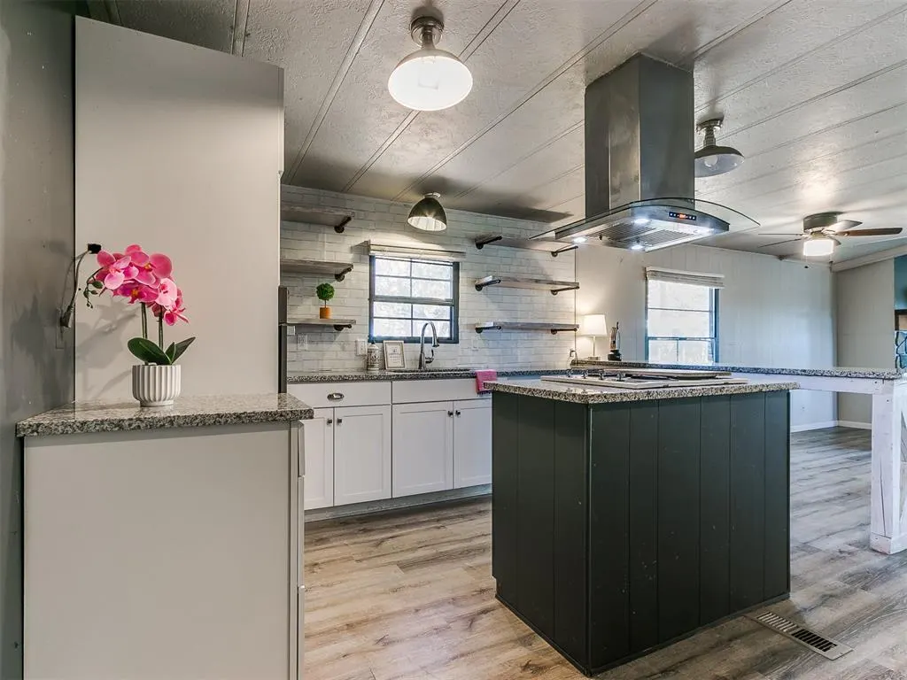 Photo 6 — 2765 N Meridian, Crescent, OK 73028