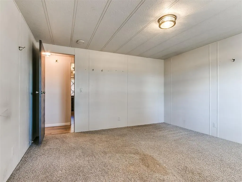 Photo 17 — 2765 N Meridian, Crescent, OK 73028