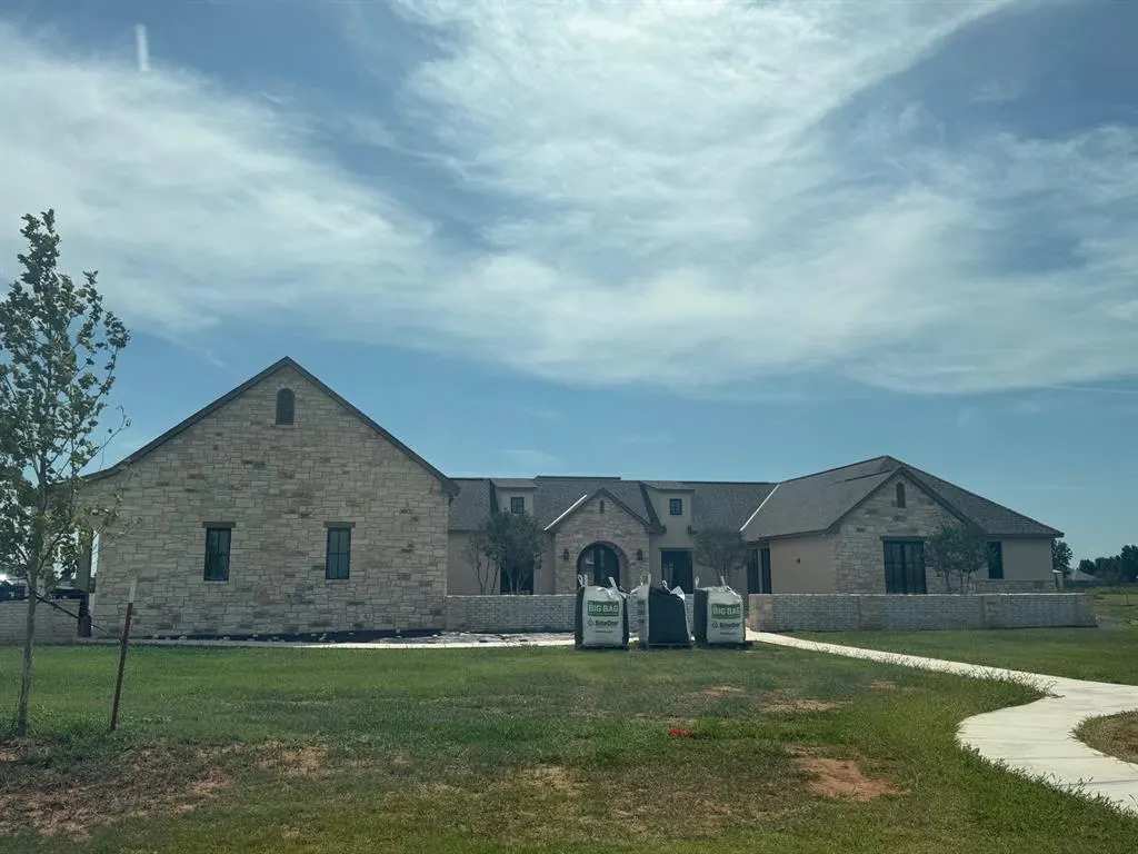 Photo 2 — 20796 Alba Court, Edmond, OK 73012
