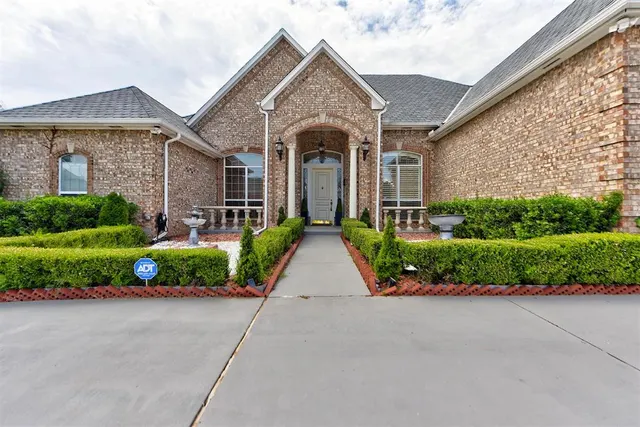 Photo 2 — 8016 NW 124TH Street, Oklahoma City, OK 73142