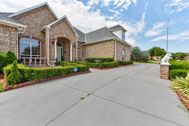 Photo 3 — 8016 NW 124TH Street, Oklahoma City, OK 73142