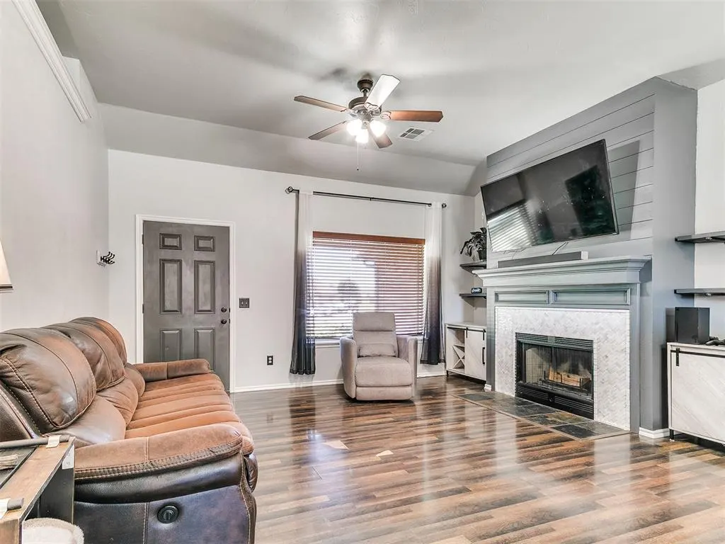 Photo 5 — 12229 Chesterfield Lane, Oklahoma City, OK 73173