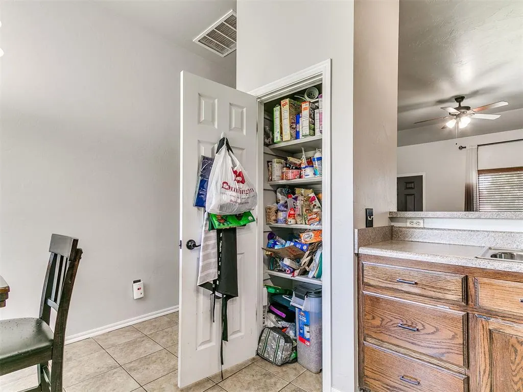 Photo 12 — 12229 Chesterfield Lane, Oklahoma City, OK 73173