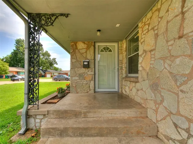 Photo 6 — 2944 NW 48th Street, Oklahoma City, OK 73112