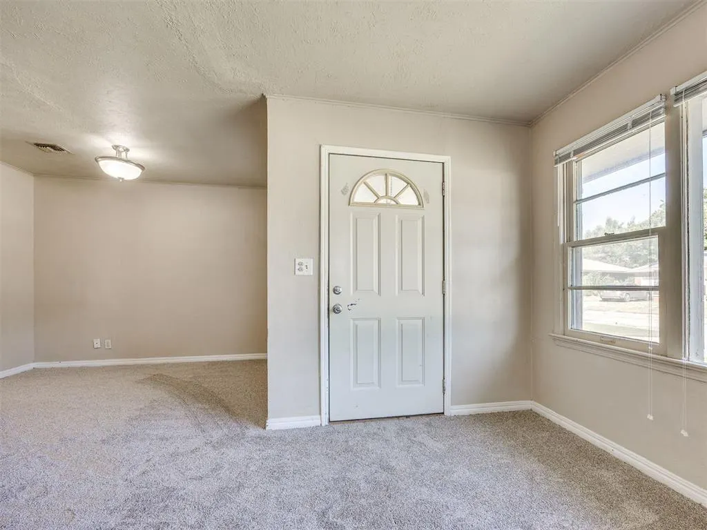 Photo 7 — 2944 NW 48th Street, Oklahoma City, OK 73112
