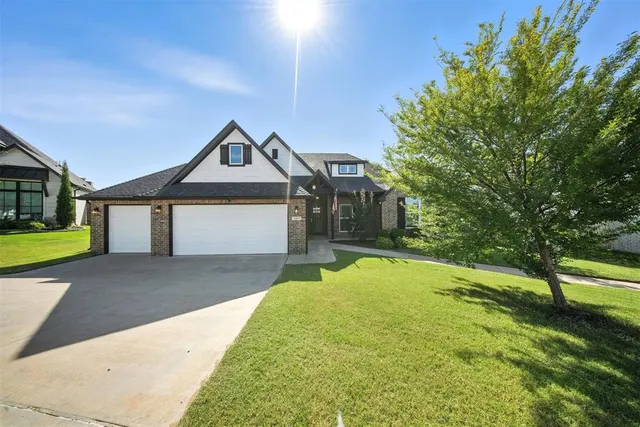 Front exterior — 3017 Birchwood Circle, Arcadia, OK 73007