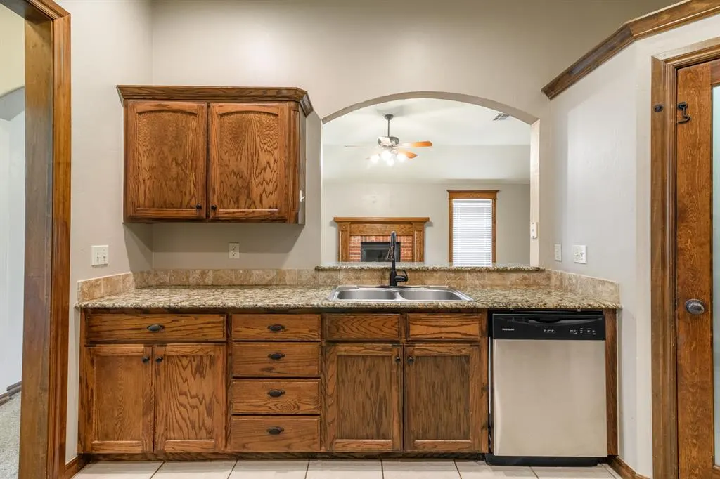 Photo 11 — 11805 Gwendolyn Lane, Oklahoma City, OK 73131