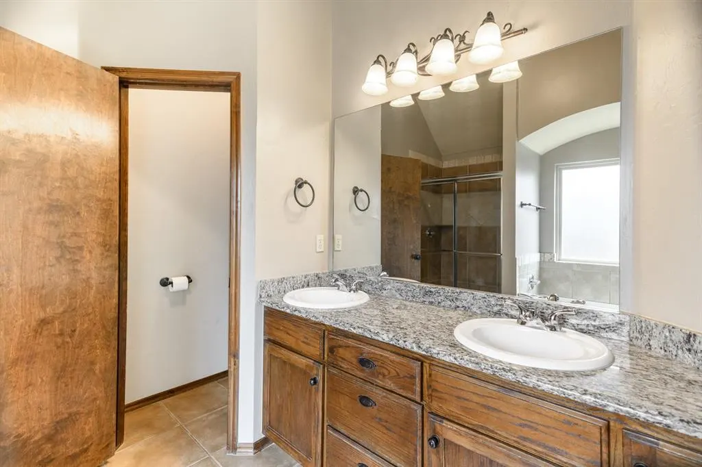 Photo 17 — 11805 Gwendolyn Lane, Oklahoma City, OK 73131