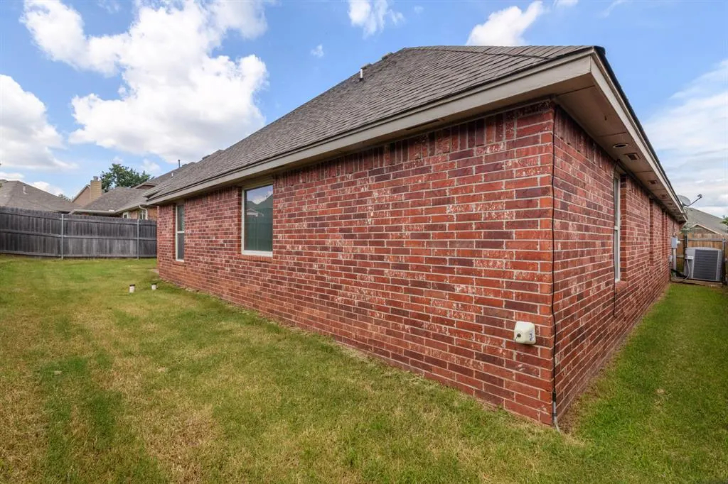Photo 30 — 11805 Gwendolyn Lane, Oklahoma City, OK 73131